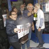 El PP y los Reyes Magos reparten 92,5 millones del tercer premio en Biar