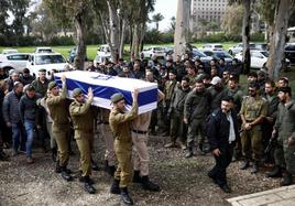 Funeral por el sargento mayor Matan Lazar, reservista muerto a los 32 años en el sur de Gaza.