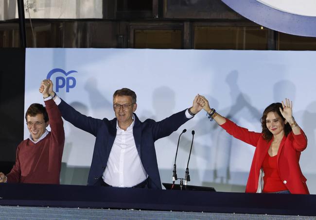 Mayo. Feijóo festeja con Ayuso y Almeida la ola del PP en las elecciones municipales y autonómicas del 28-M.