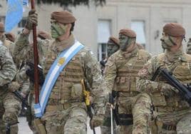 Varios soldados argentinos