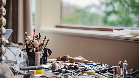 Gana tiempo extra cada día con estos organizadores de maquillaje