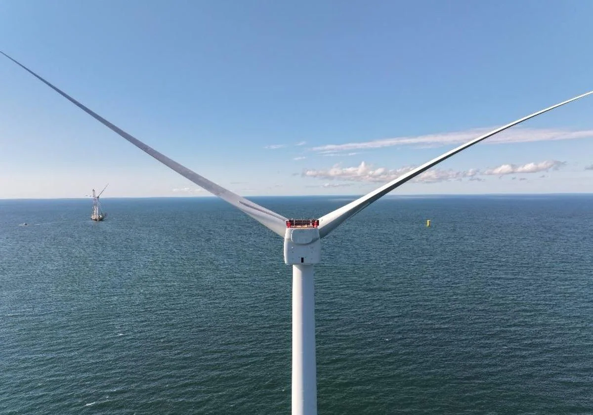 Así es el primer aerogenerador eólico marino que se conectará en España