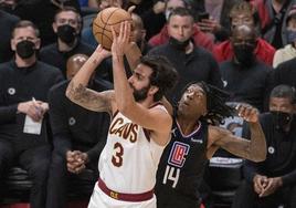 Ricky Rubio, durante un partido con los Cavs.