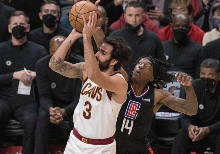 Ricky Rubio, durante un partido con los Cavs.