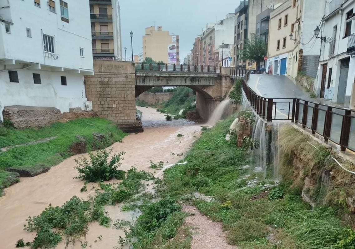 El cauce del río a su paso por Chivas, en la mañana del 29 de octubre.