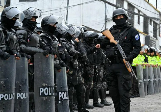 Miles de policías y militares participan en la búsqueda de ‘Fito’.