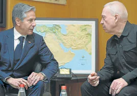 Blinken se entrevistó con el ministro de Defensa israelí, Yoav Gallant, para examinar la situación de la guerra y el mar Rojo.