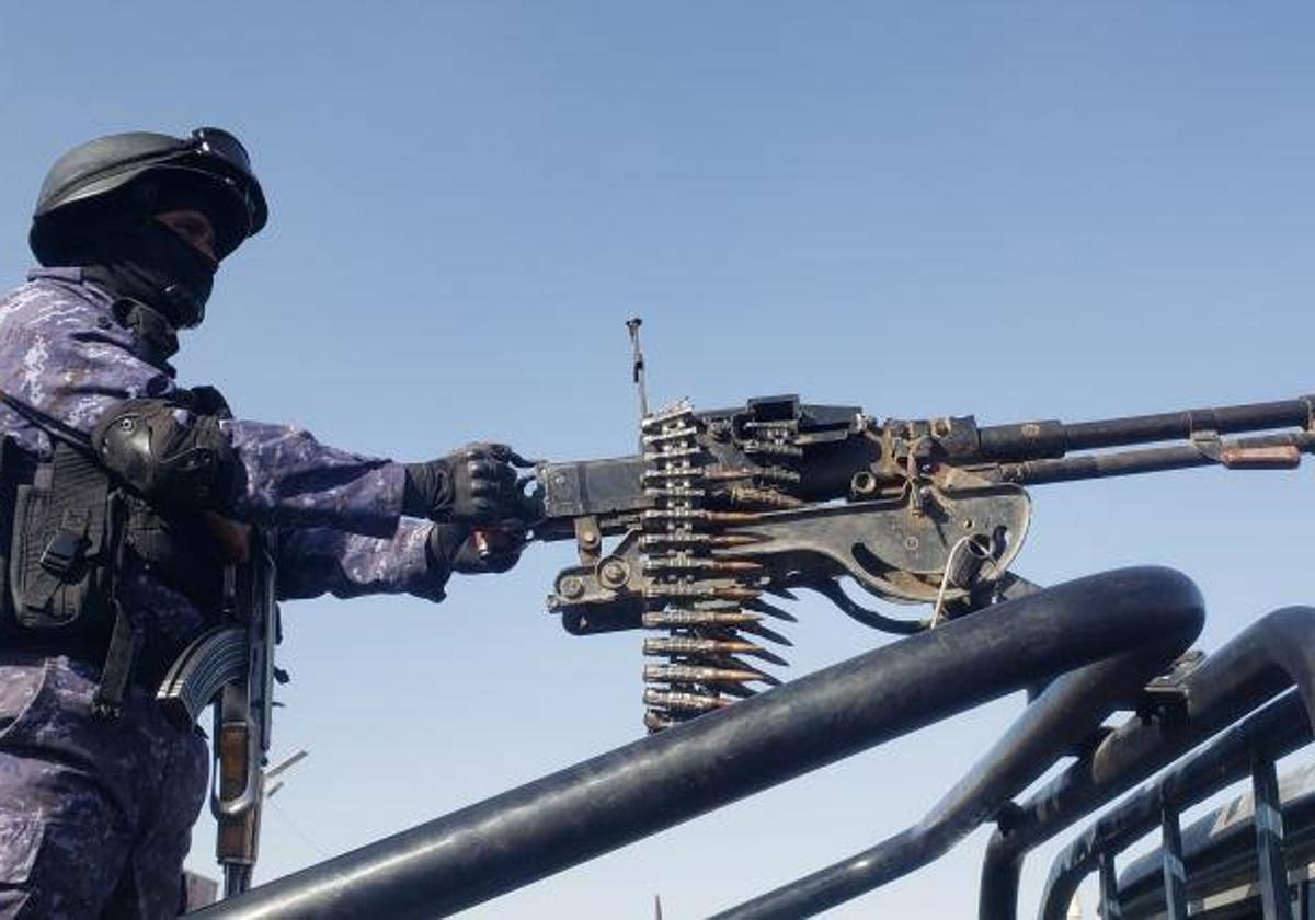 Un soldado hutí preparado para repeler un ataque estadounidense.