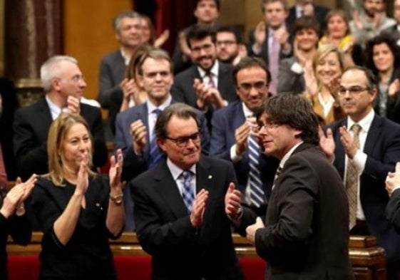 Investidura de Puigdemont como presidente de la Generalitat en 2016