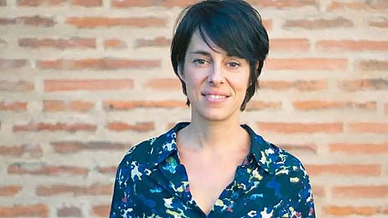 Mujeres ganando premios