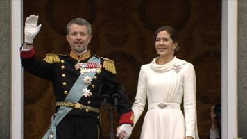 Mary de Dinamarca empieza de cero: el elegantísimo look blanco con mensaje oculto que ha elegido para la proclamación de Federico X