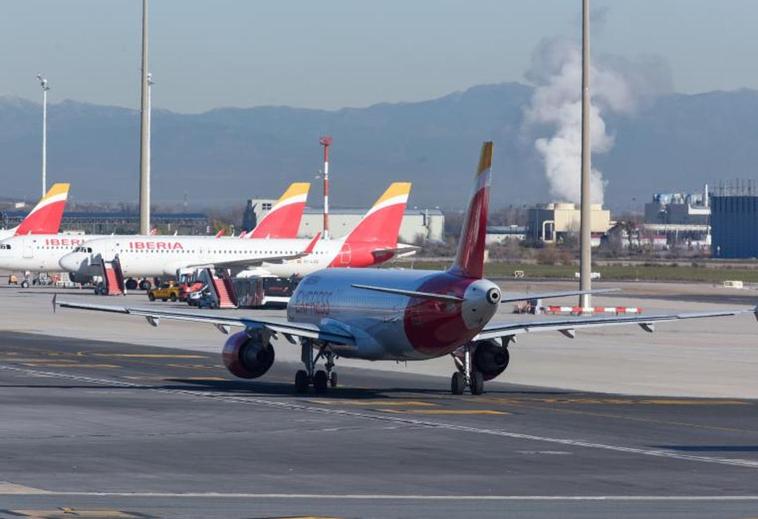 Varios aviones de Iberia