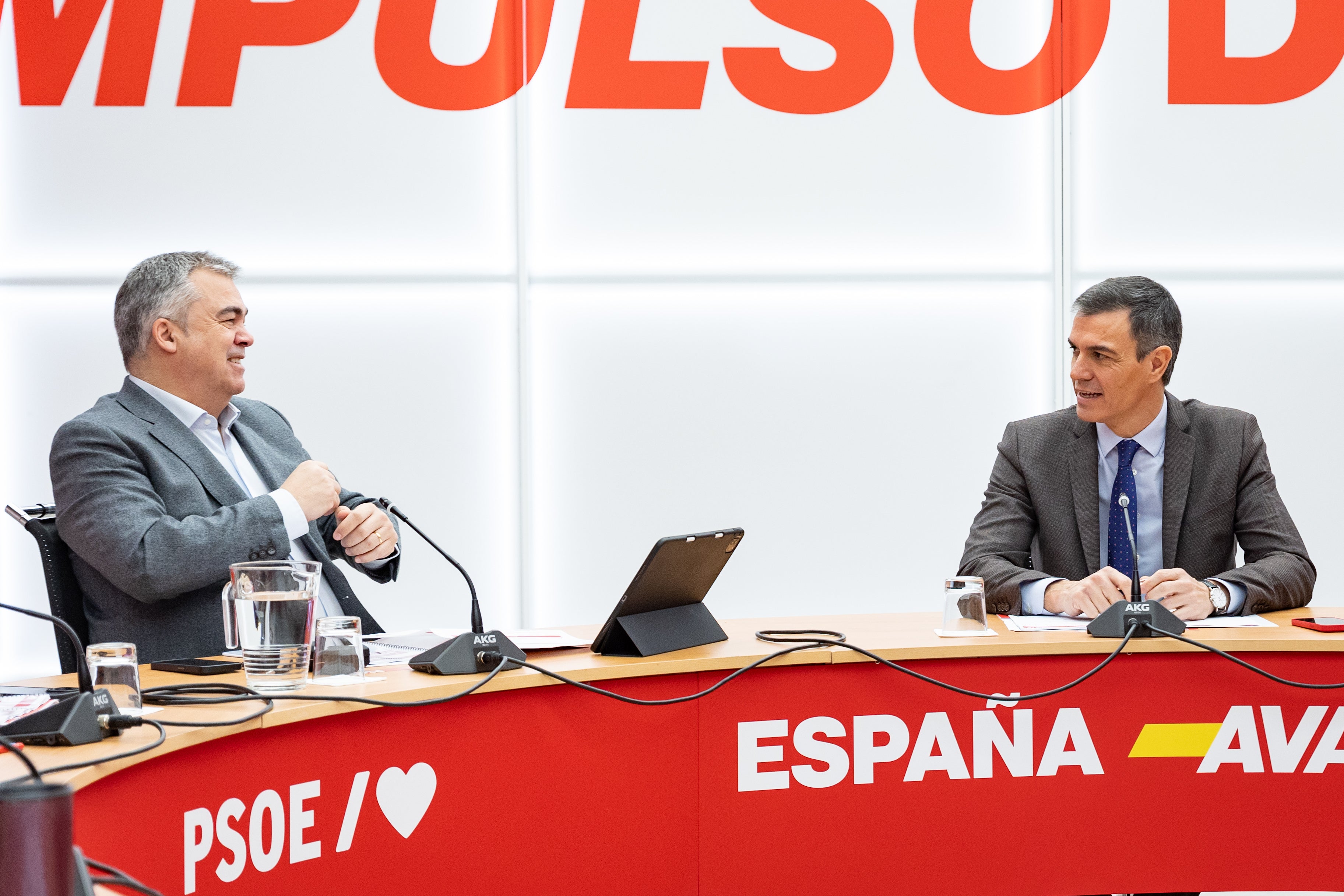 Santos Cerdán, número tres del PSOE, junto a Pedro Sánchez.