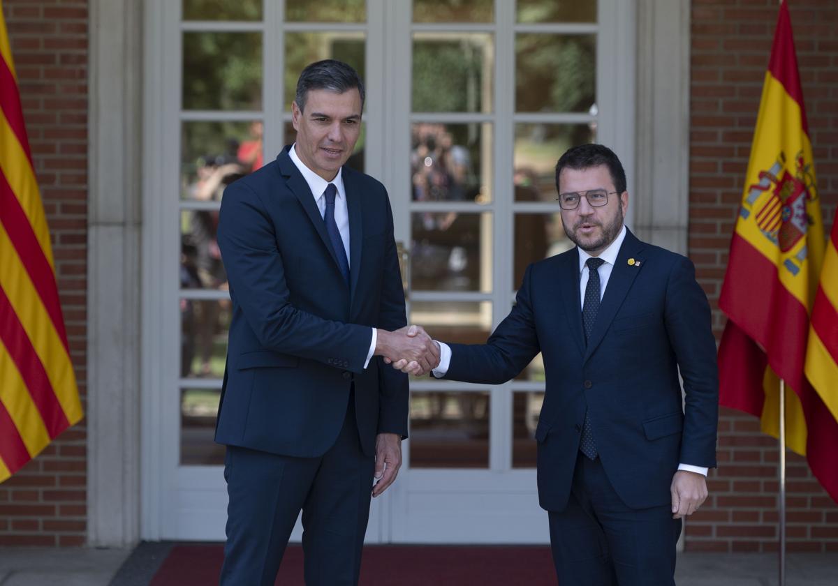 El presidente del Gobierno, Pedro Sánchez, y el de la Generalitat, Pere Aragonès.