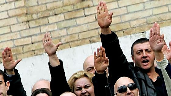La Justicia italiana no considera delito el saludo fascista