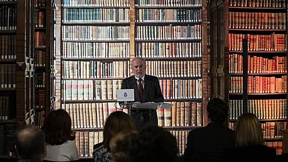 La RAE digitaliza sus tesoros bibliográficos