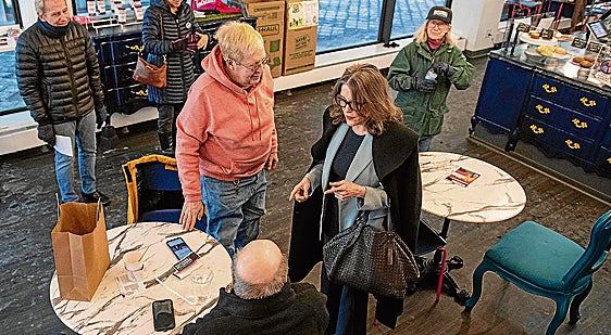 «Hay que ser realista y votar a Biden porque nos jugamos la democracia»