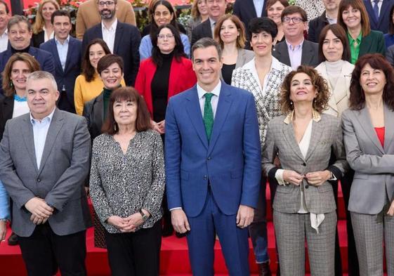 Pedro Sánchez, con su ejecutiva.