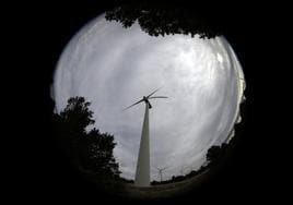 Turbinas de viento en la central eólica en Maranchon (Guadalajara)