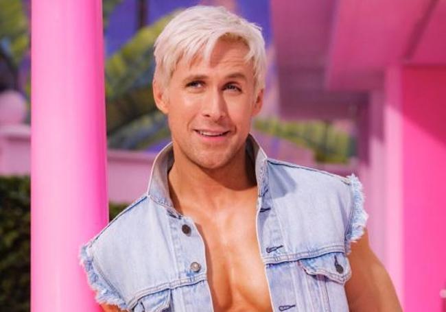 Ryan Gosling interpretando a Ken, el musculoso novio de Barbie