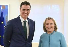 Pedro Sanchez y Hillary Rodham Clinton