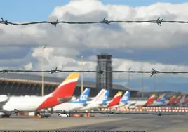El caos del aeropuerto de Barajas persiste con 350 personas hacinadas