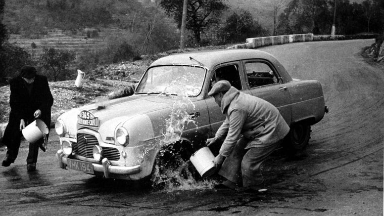 Un Ford Consul en una asistencia de los años 50