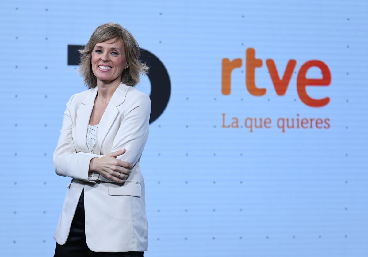 Marta Carazo presenta la segunda edición del 'Telediario'