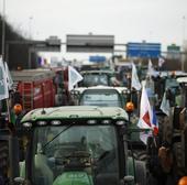 Los agricultores franceses continúan las protestas a la espera de nuevas concesiones del Gobierno