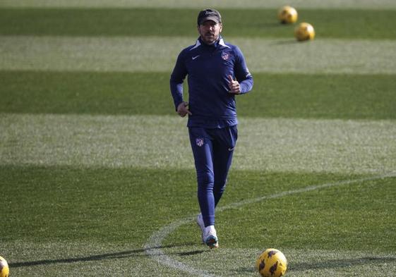 Simeone, durante el último entrenamiento del Atlético previo al duelo ante el Rayo.