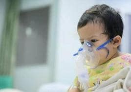 Un niño con bronquiolitis.