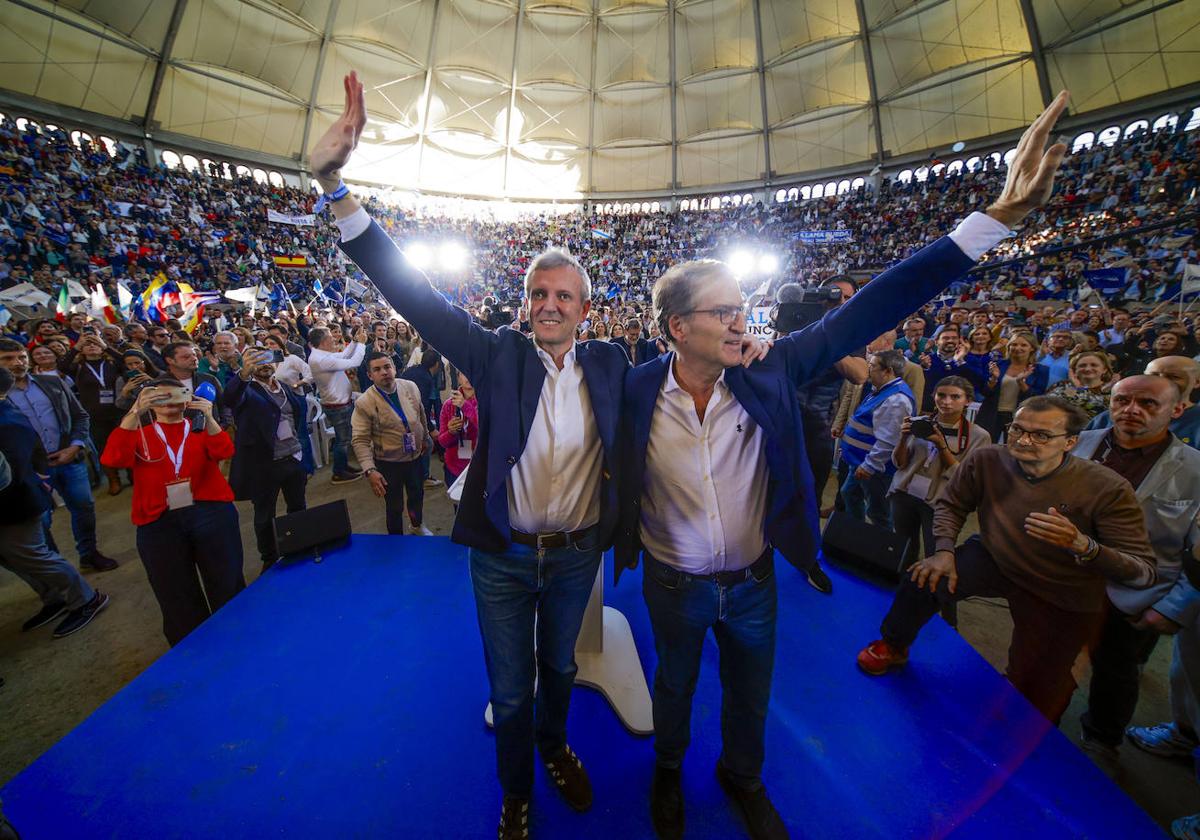 Feijóo y Rajoy arropan a Rueda en el mitin multitudinario de Pontevedra