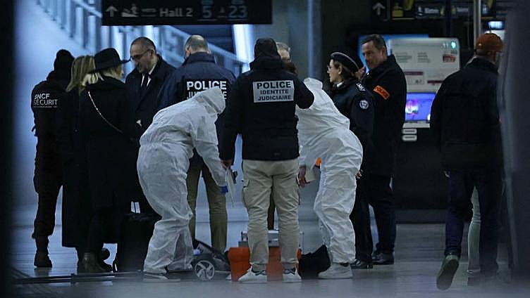 Tres heridos, uno de ellos grave, en un ataque con cuchillo en París