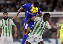 Betis y Getafe empatan en un duelo marcado por la lesión de Isco