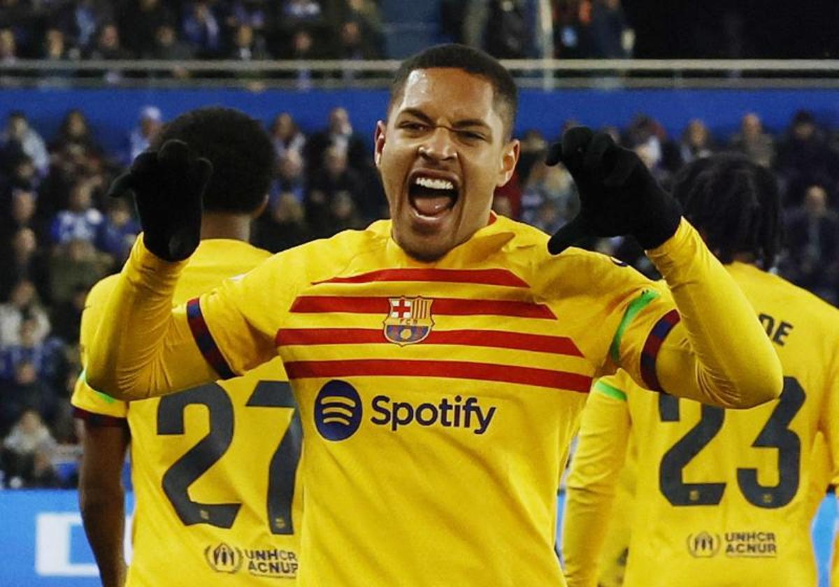 Vitor Roque celebra el gol que le marcó el sábado al Alavés.