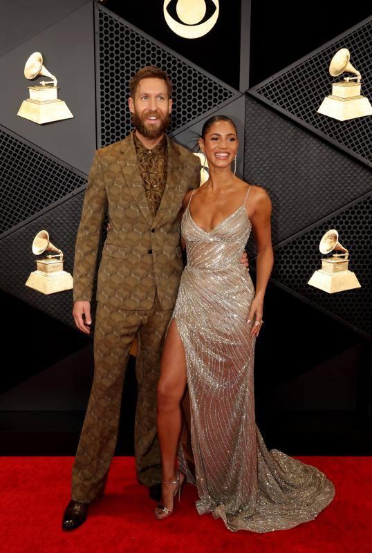 El DJ Calvin Harris y Vick Hope.