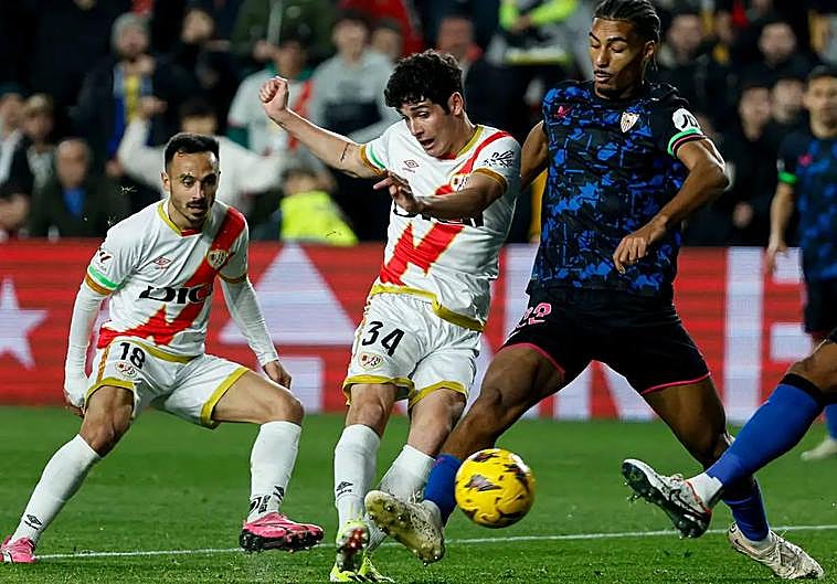 Triunfo valioso del Sevilla en Vallecas para no descender