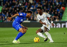 Vinicius, en una acción del Getafe-Real Madrid.