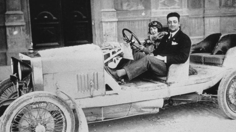 Laura Garello, con su marido Enzo Ferrari.