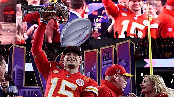 Mahomes asienta la dinastía de los Chiefs en la fiesta de Taylor Swift