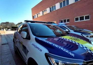 Localizan en Alicante a un bebé de año y medio solo por la calle, en pañales y descalzo bajo la lluvia