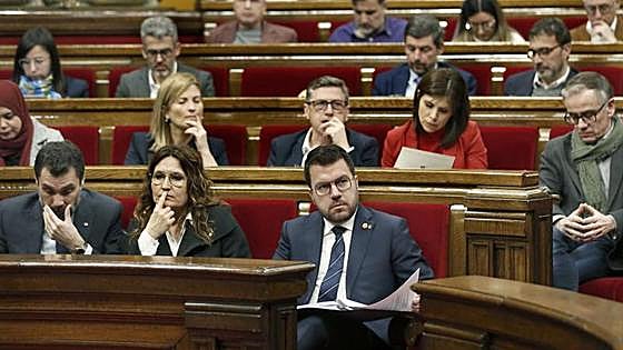 El Parlamento catalán evita guardar un minuto de silencio por los guardias civiles asesinados en Barbate