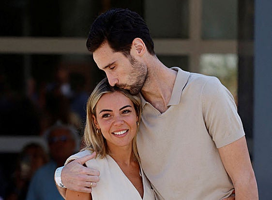 Sergio Rico y Alba Silva esperan su primer hijo