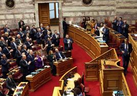 El primer ministro griego, Kyriakos Mitsotakis, se dirige al Parlamento durante el debate sobre el matrimonio homosexual.