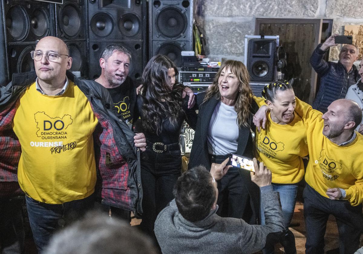 El alcalde de Ourense y líder de Democracia Ourensana, Gonzalo Pérez Jácome junto al cabeza de lista a las elecciones autonómicas, Armando Ojea