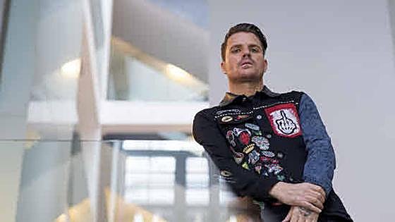 Dani Martín estrena canción con mensaje a Ester Expósito: «Me tiene muy loco»