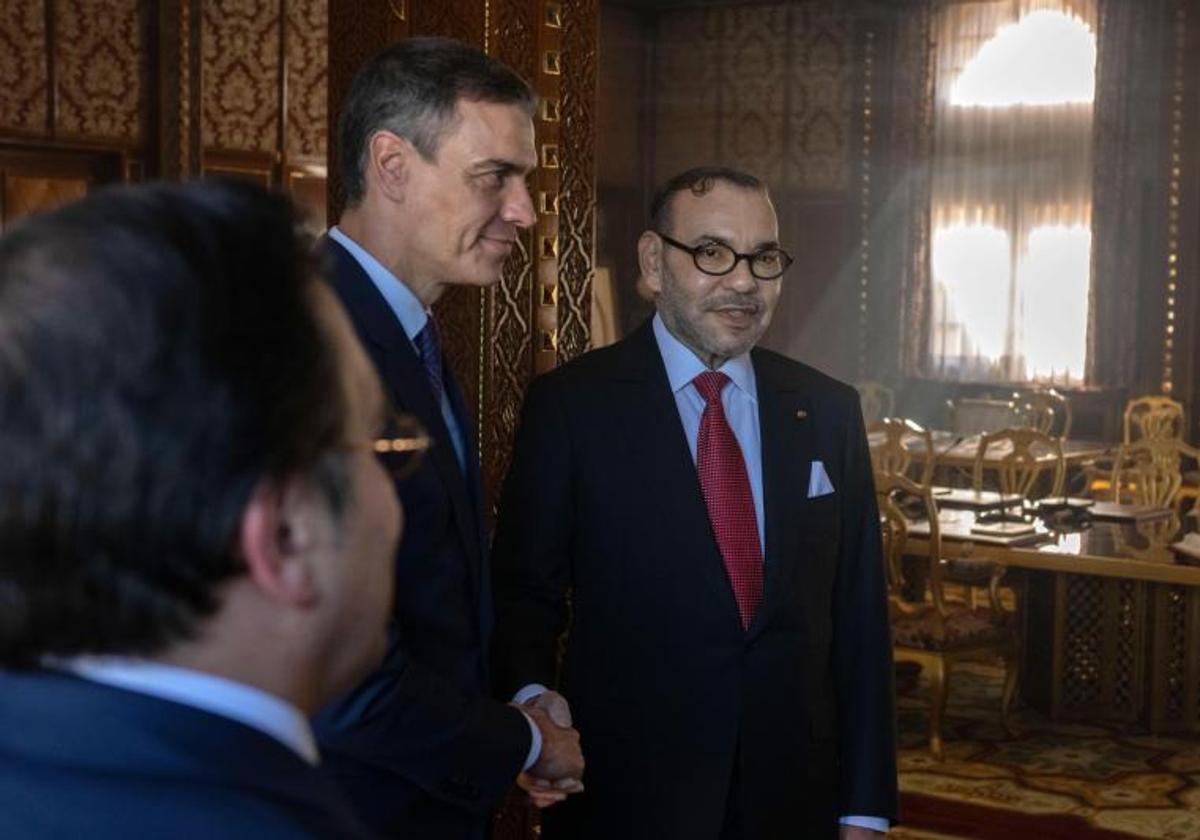 Sánchez junto al rey de Marruecos Mohamed Vi