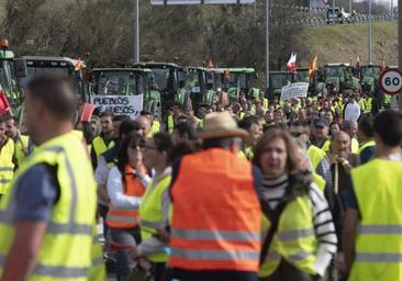 La gran tractorada llega a Madrid y mete presión a Planas