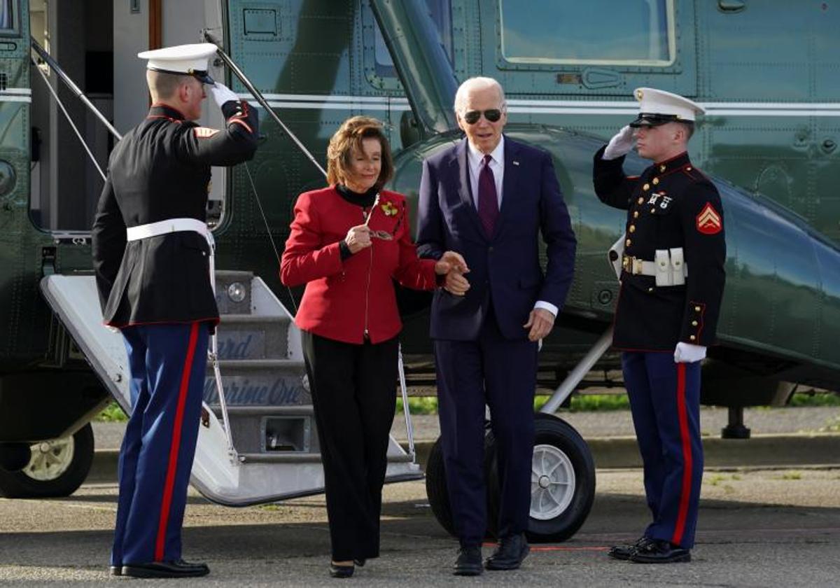 El presidente de EE UU, Joe Biden, en San Francisco acompañado de Nancy Pelosi.