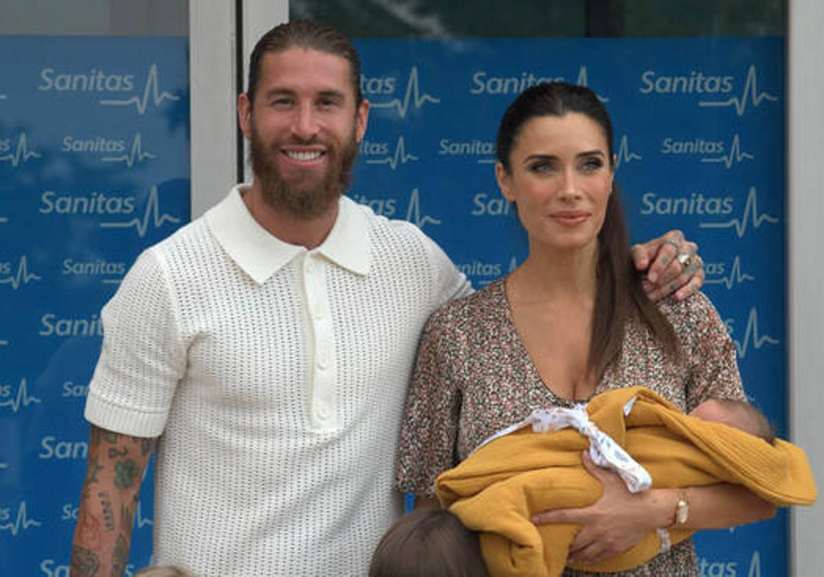 Pilar Rubio y Sergio Ramos presentando a su cuarto hijo, Máximo Adriano (2020)